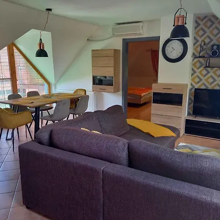 Apartmán In Balatonbereny/balaton 18043 Balatonberény